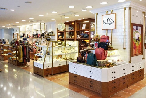 服飾雑貨中心のファッション雑貨店「ans」：３店舗展開